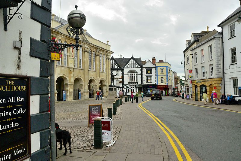 Monmouth_-_Shire_Hall_and_Monnow_Street